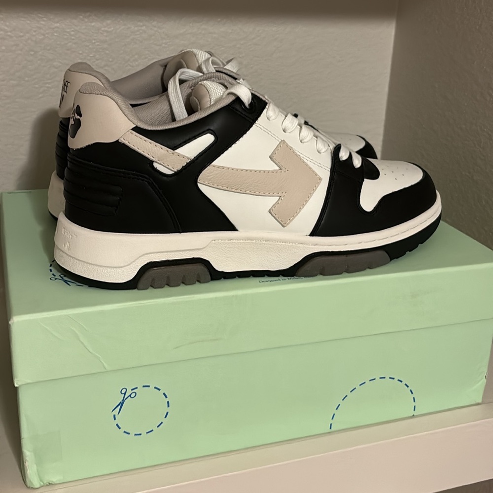 Off white shoes - Picture 2 of 6